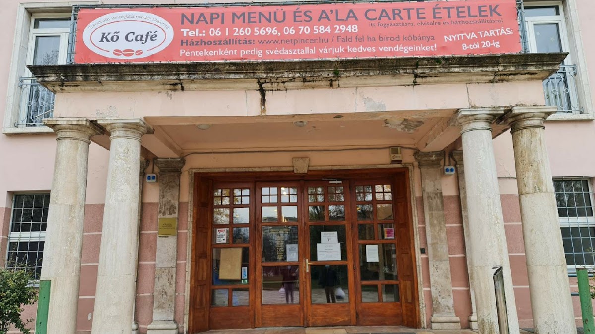Köszi Kő Café
